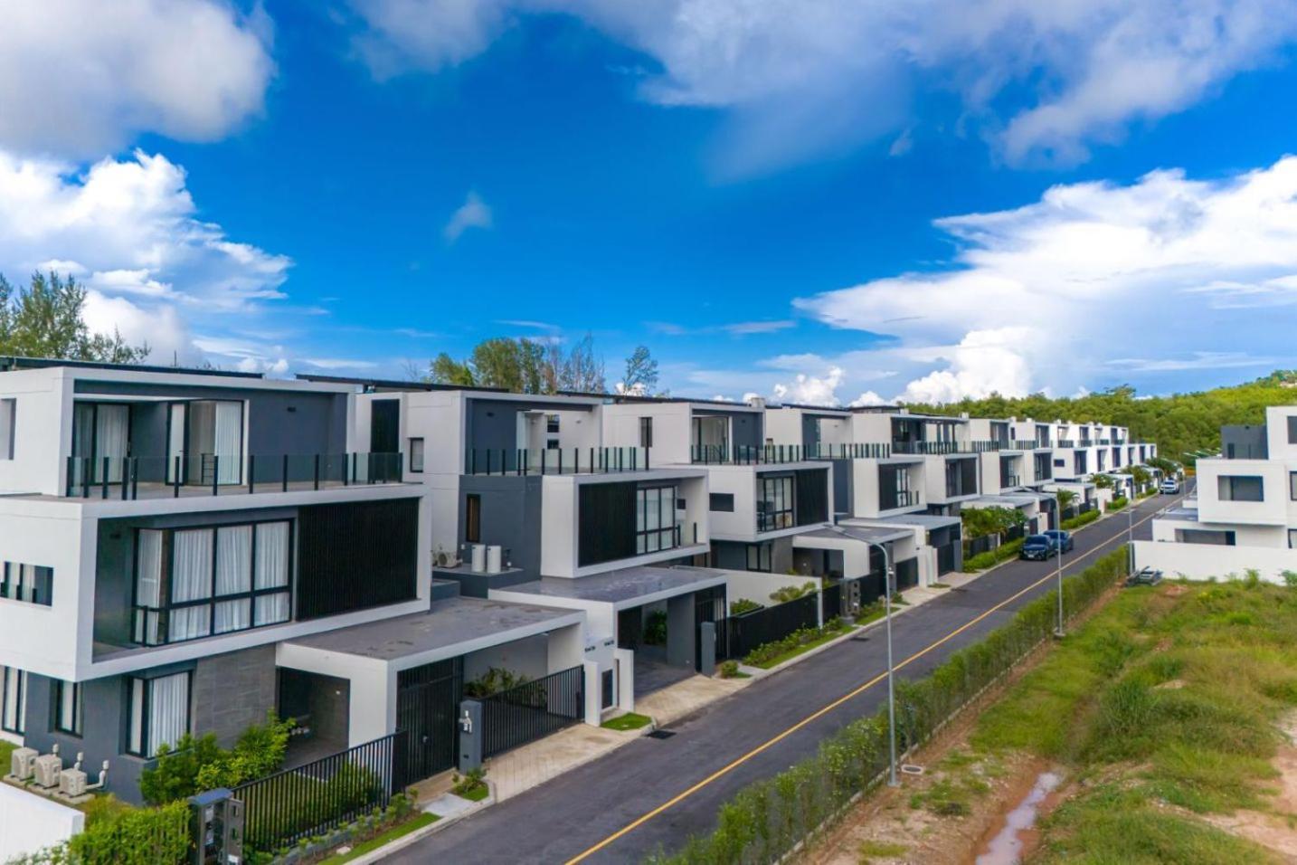 4bdr Pool In Laguna Park 2